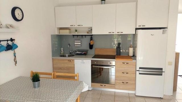 Pinezici Apartman Niccole מראה חיצוני תמונה