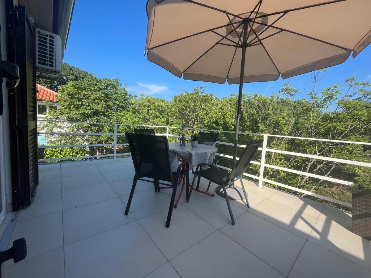 Pinezici Apartman Niccole מראה חיצוני תמונה